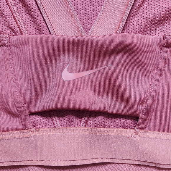 Nike Adjustable Sports bra with hooks - Picture 3 of 9